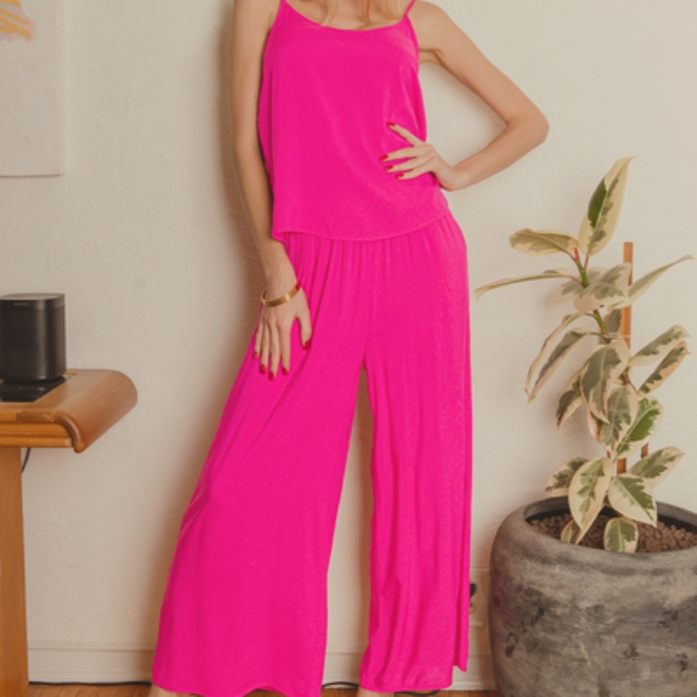 304 NWOT Zenana Vibrant Pink 2Pc Cami/Pant